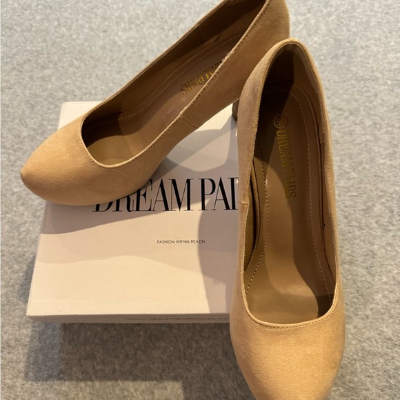 Great condition tan heels- size 6.5 - Picture 3 of 3